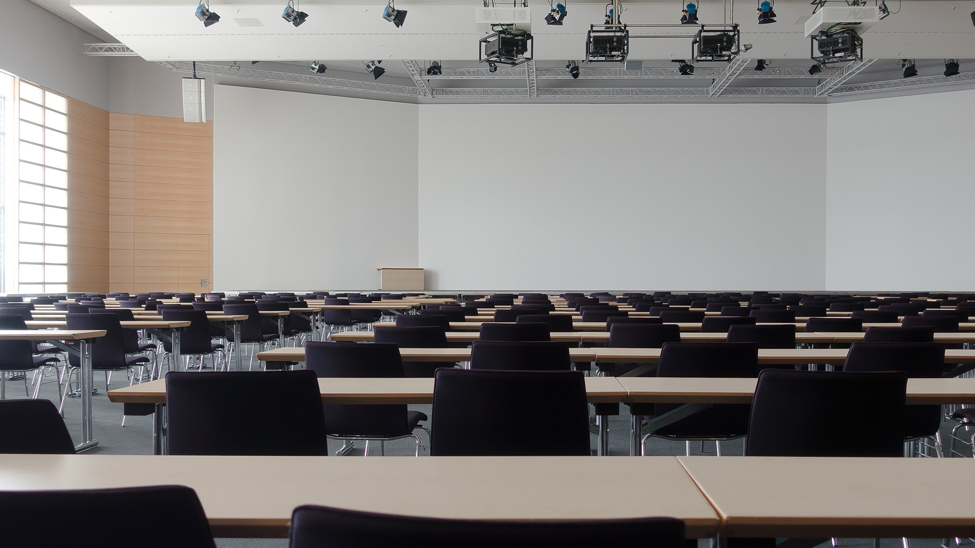 Roth & Kollegen Steuerberatungsgesellschaft in Nordhorn: Steuerberatung, Finanzbuchhaltung, Betriebs­wirtschaftliche Beratung, Abschlüsse, Lohn­buchhaltung, Existenz­gründung